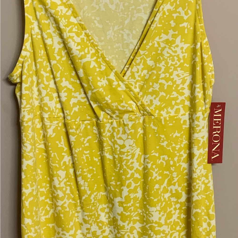 V- neck Merona mustard yellow and white sleeveless tank top NWT